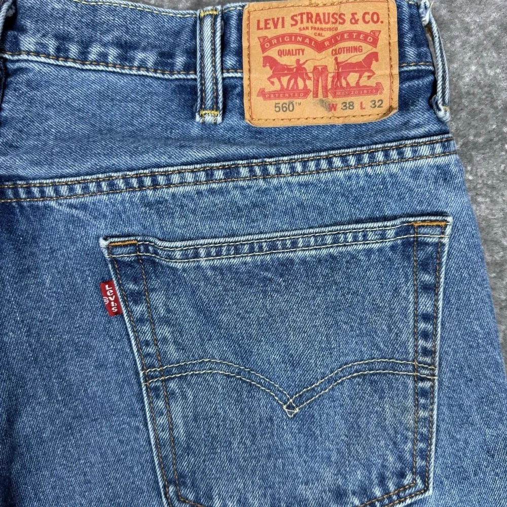 Levi's 560‎ Jeans Men's 38x32 Blue Distressed Baggy Fit Loose Comfort